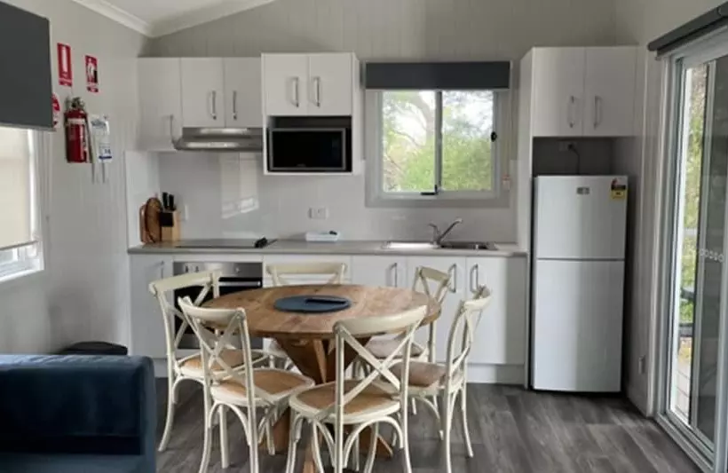 استراحتگاه Nrma Shellharbour Beachside Holiday Park