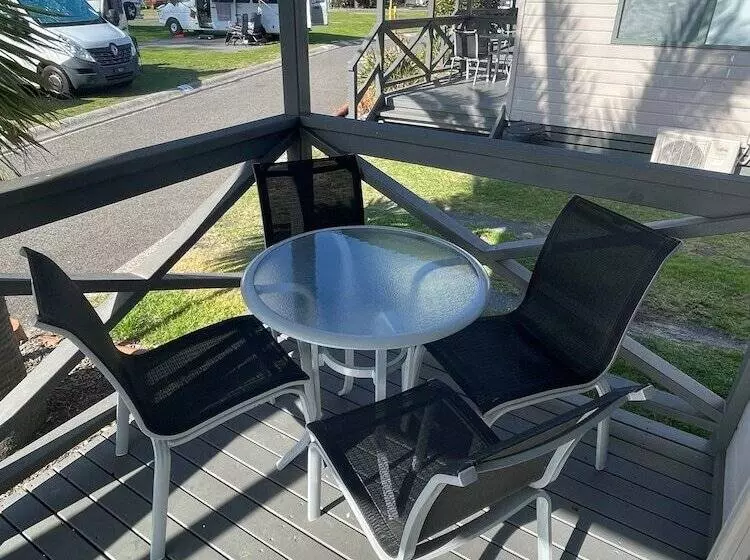 استراحتگاه Nrma Shellharbour Beachside Holiday Park