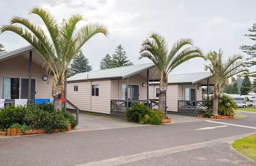 استراحتگاه Nrma Shellharbour Beachside Holiday Park