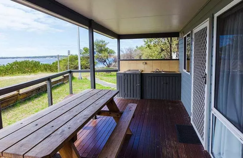 استراحتگاه Nrma Shellharbour Beachside Holiday Park