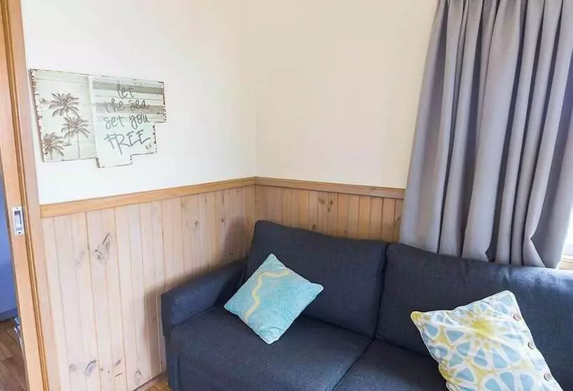 استراحتگاه Nrma Shellharbour Beachside Holiday Park