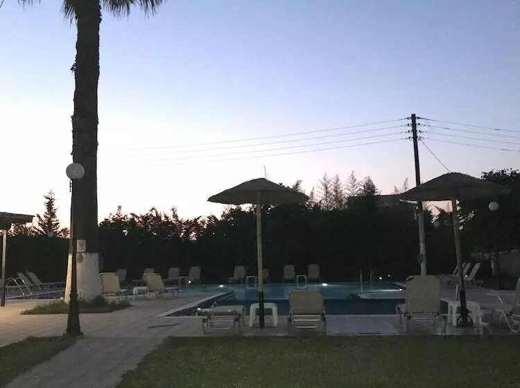 Banos Apartments And Swimming Pool