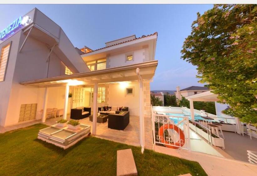 فندق Venezia Alacati By Nobela