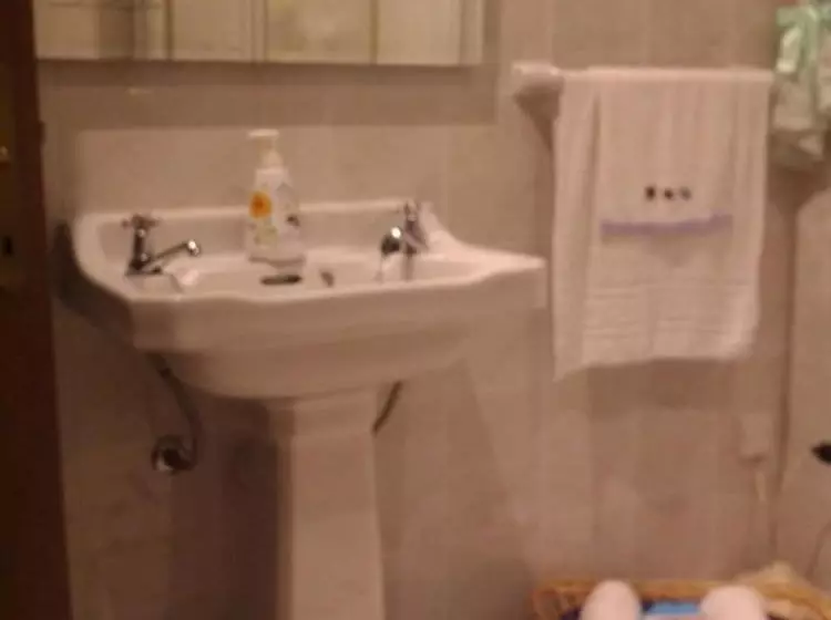 پانسیون Room In Guest Room   Merzuq House   Deluxe Double Room With Shower