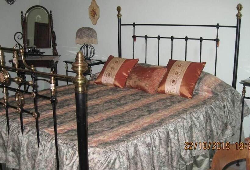 پانسیون Room In Guest Room   Merzuq House   Deluxe Double Room With Shower