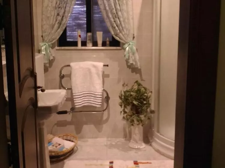 پانسیون Room In Guest Room   Merzuq House   Deluxe Double Room With Shower