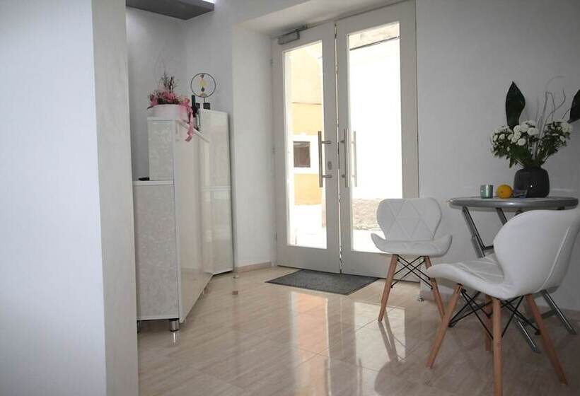 Hotel Alessio Premium Rooms Standard Room 2