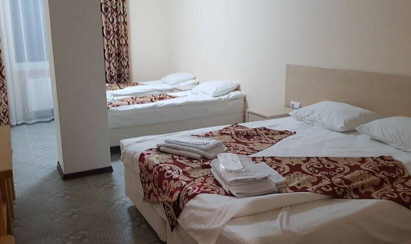 Отель Cafe Tourist