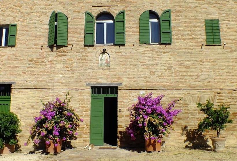 בית מלון כפרי Ancient Farmhouse With Winery Xiv Century