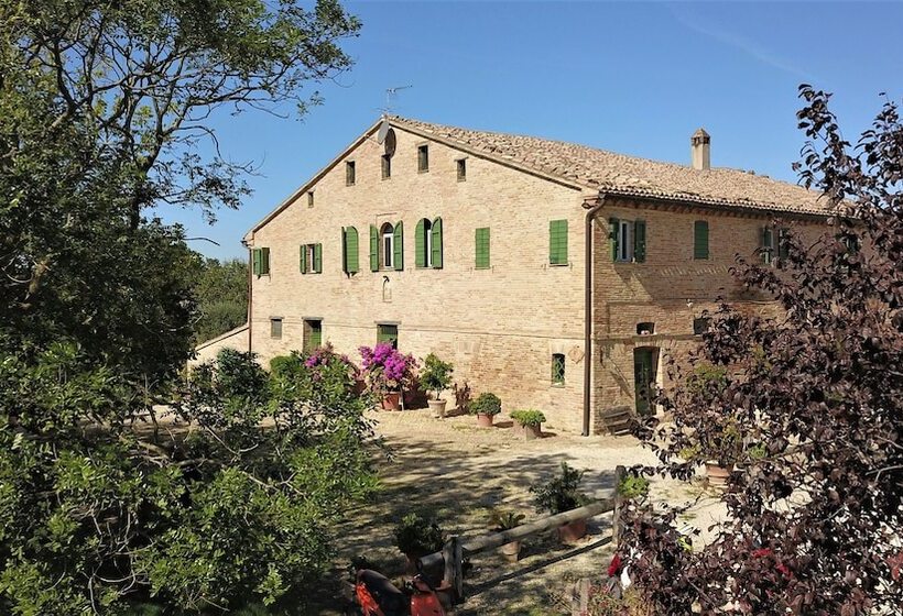 בית מלון כפרי Ancient Farmhouse With Winery Xiv Century