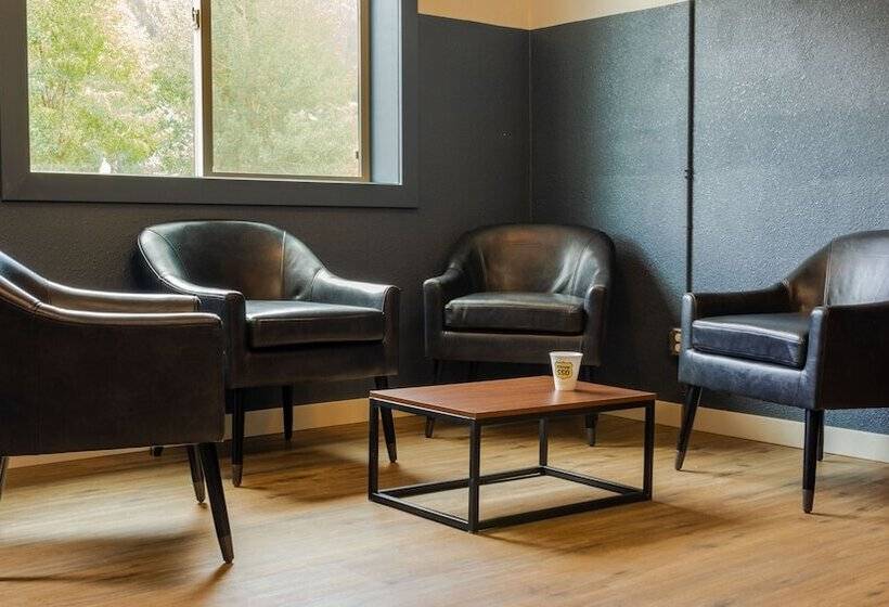 Отель Kendall Mountain Lodge