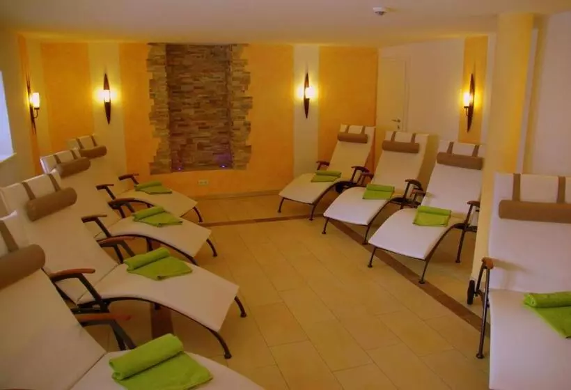 ベッドアンドブレックファースト Alpenhof Pension Garni