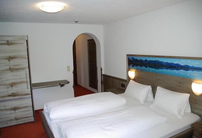 مبيت وإفطار Alpenhof Pension Garni