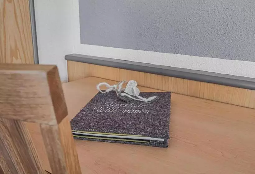 مبيت وإفطار Garni Vierjahreszeiten