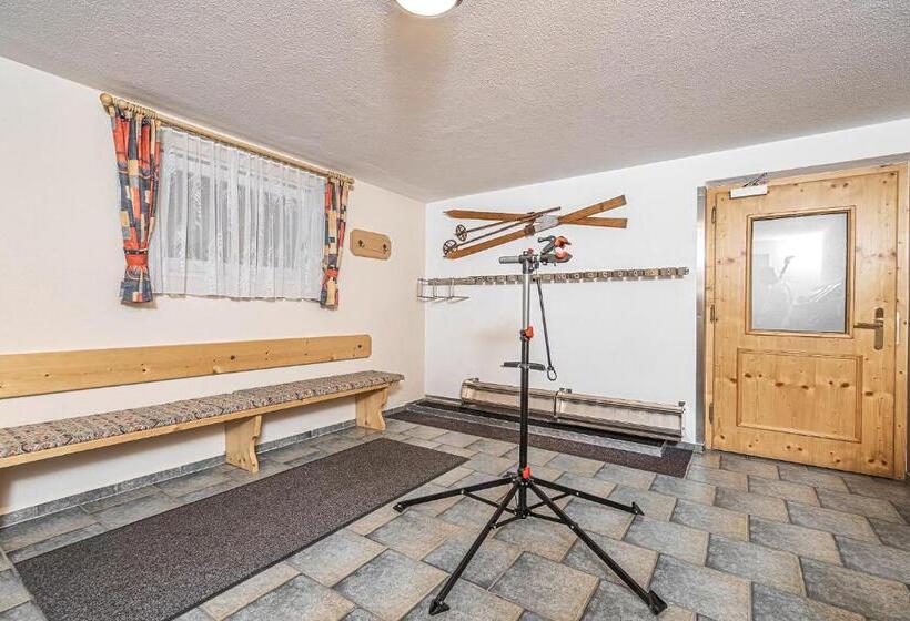 ベッドアンドブレックファースト Garni Vierjahreszeiten