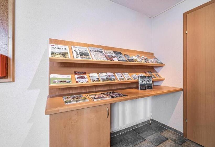 ベッドアンドブレックファースト Garni Vierjahreszeiten