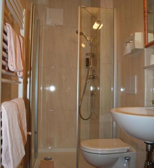 تختخواب و صبحانه Wellness Pension Hollaus