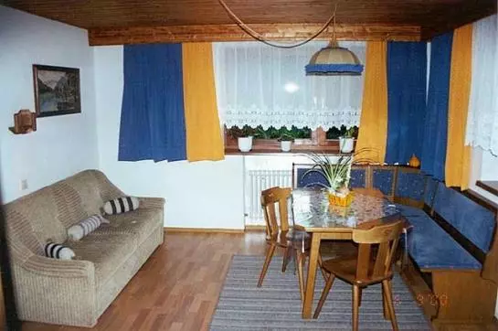ホテル Ferienwohnung Reinstadler
