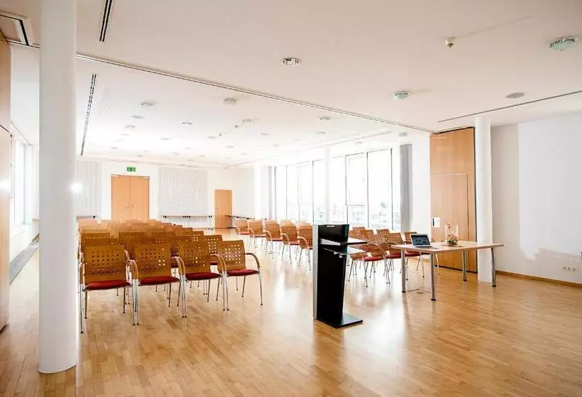 هتل Kolping Campus Krems