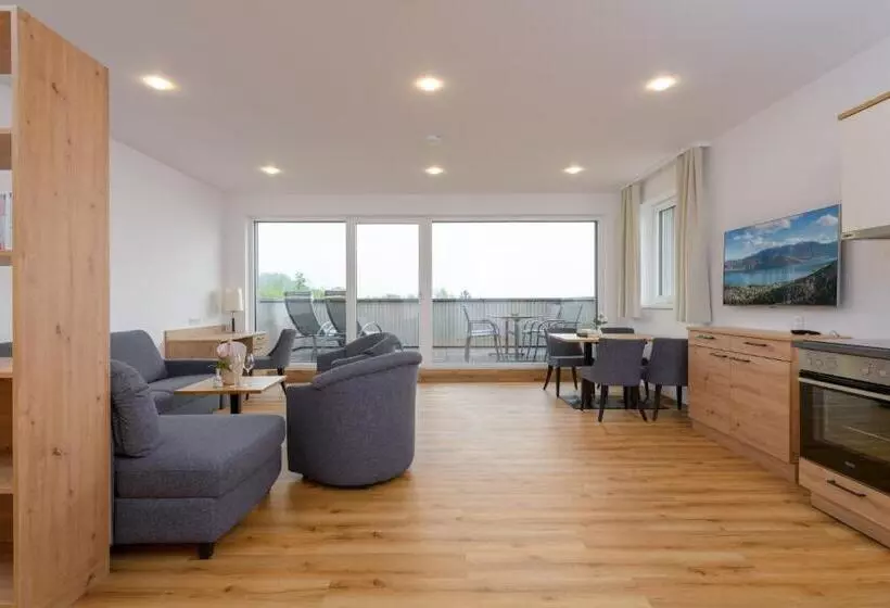 Отель Schönberger