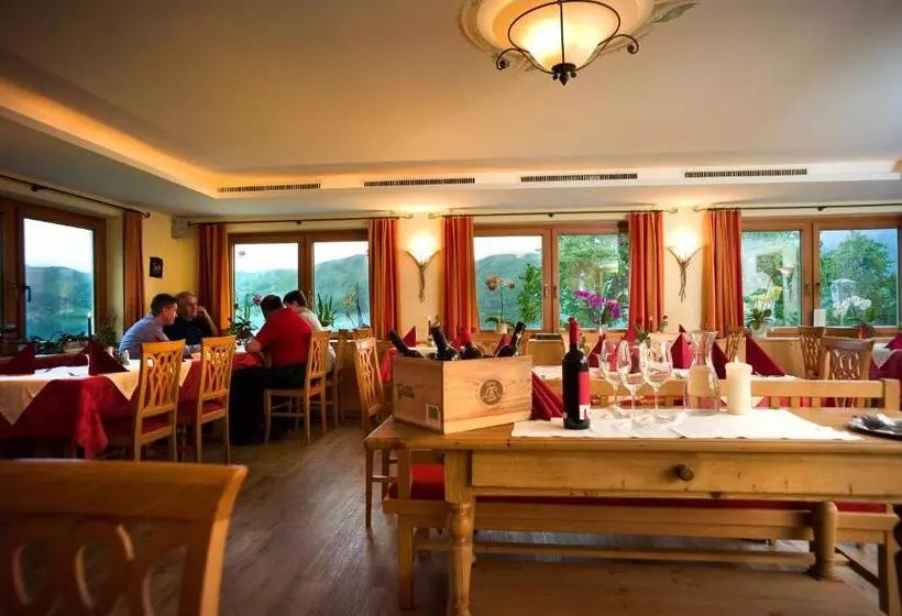 Отель Schönberger