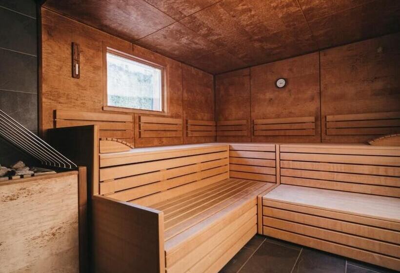 Отель Vaya Pfunds