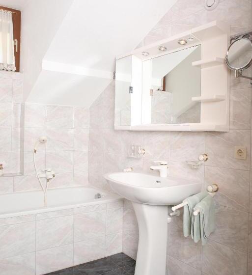 بنسيون Gästehaus Ortner