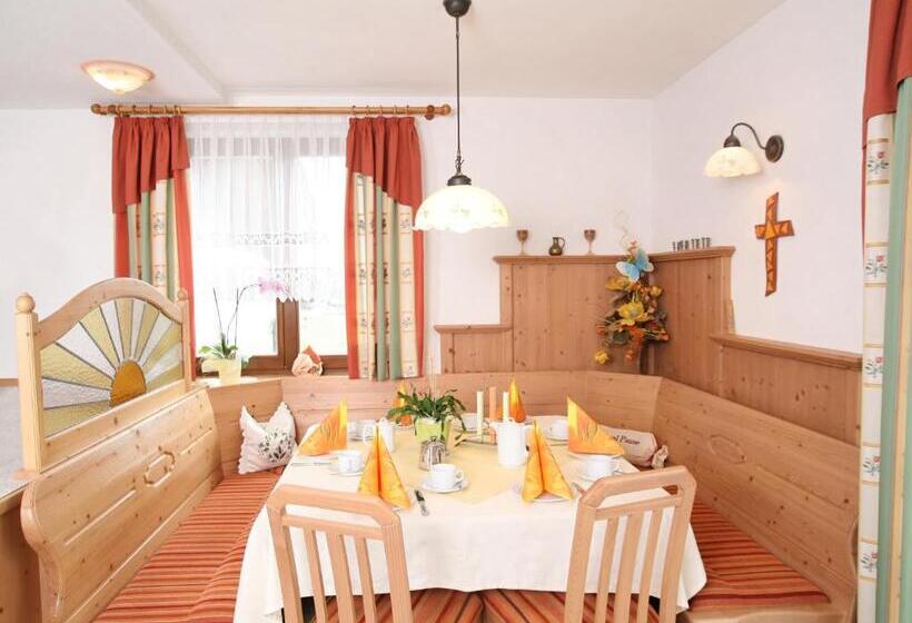 بنسيون Gästehaus Ortner