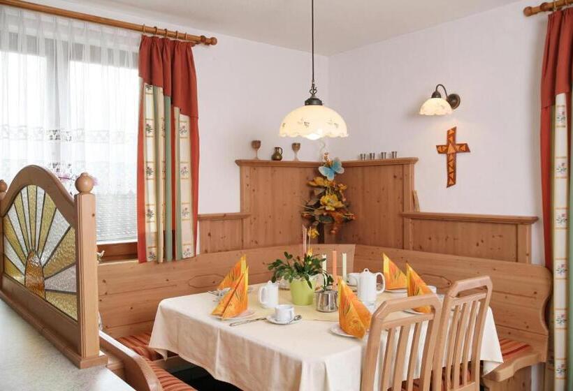 بنسيون Gästehaus Ortner