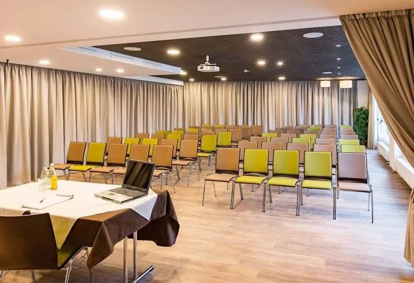 ホテル Millanderhof