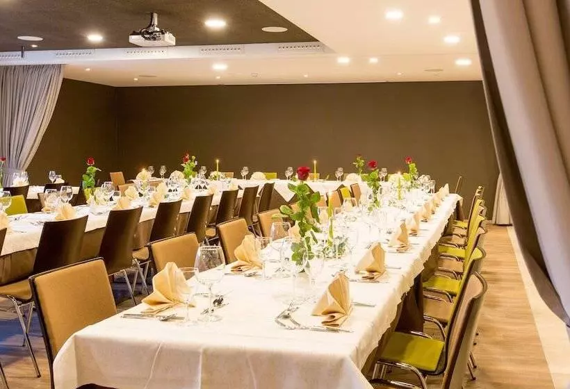 ホテル Millanderhof