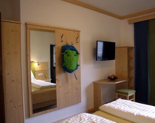 فندق Sporthaus Troger