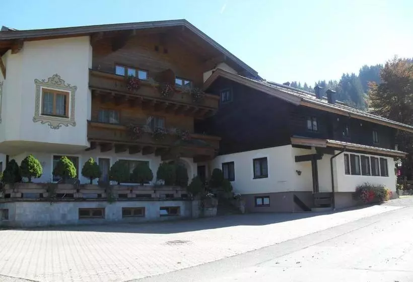 ペンション Jugendgästehaus Oberau