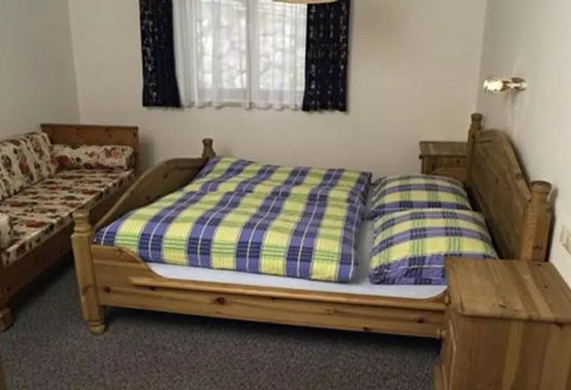 ペンション Jugendgästehaus Oberau