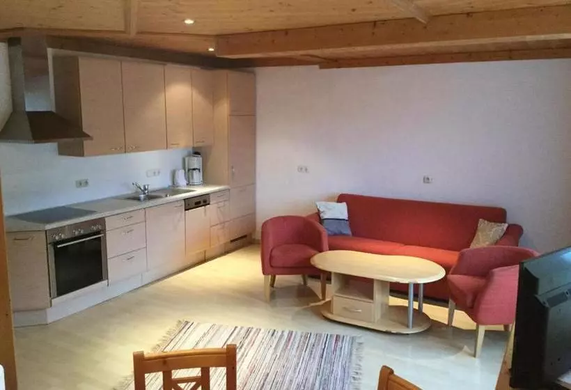 ペンション Jugendgästehaus Oberau