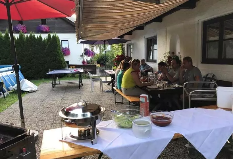 ペンション Jugendgästehaus Oberau