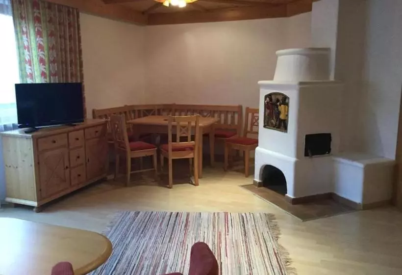 ペンション Jugendgästehaus Oberau