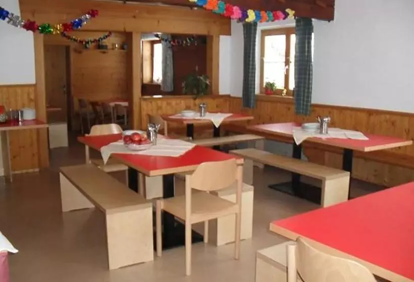 ペンション Jugendgästehaus Oberau