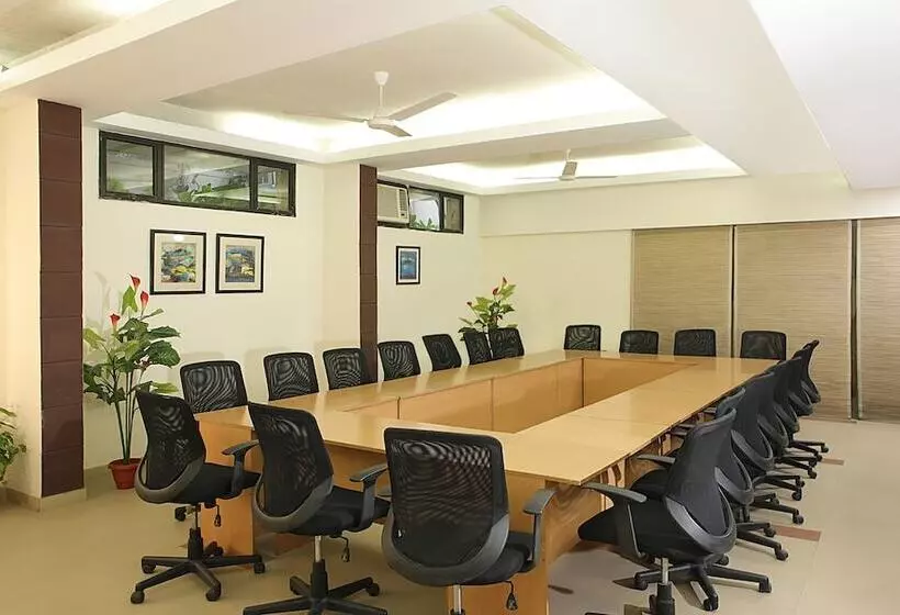 호텔 Ahuja Residency Parklane, Gurgaon