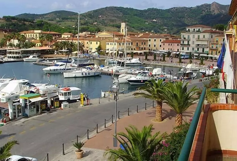 בית מלון כפרי Belmare