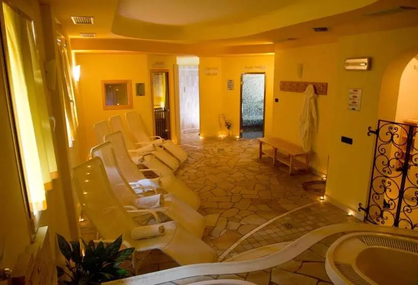 Отель Dalla Serra