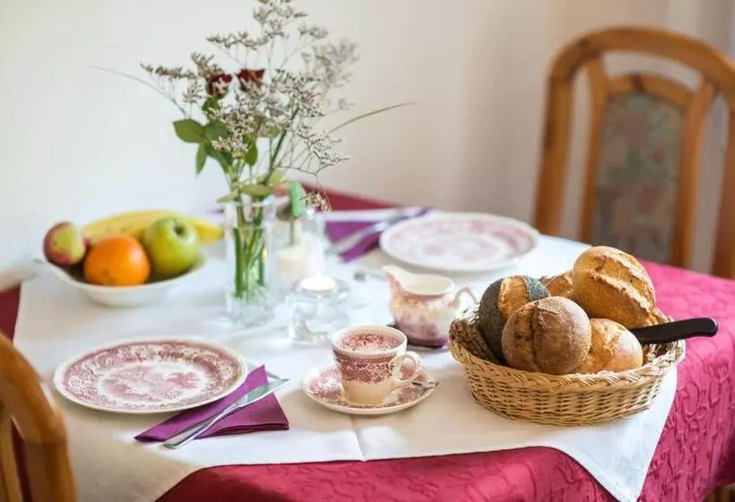 هتل Fontana   Adults Only