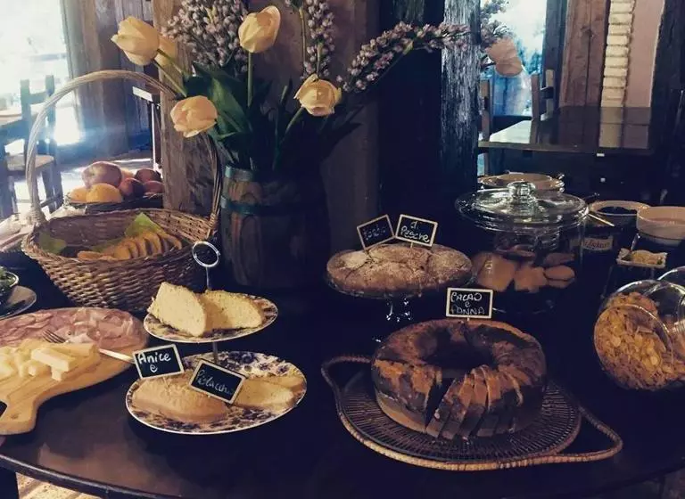 هتل Agriturismo Le Querce Di Assisi