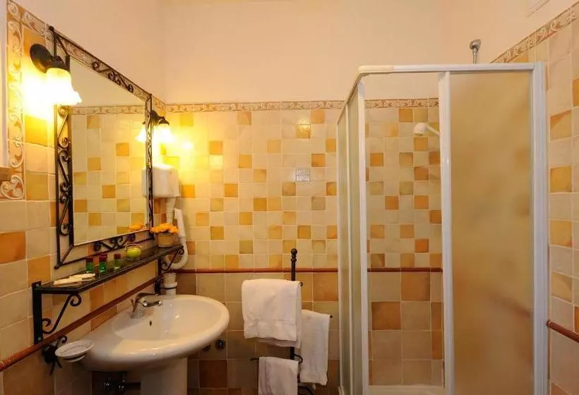 هتل Agriturismo Le Querce Di Assisi