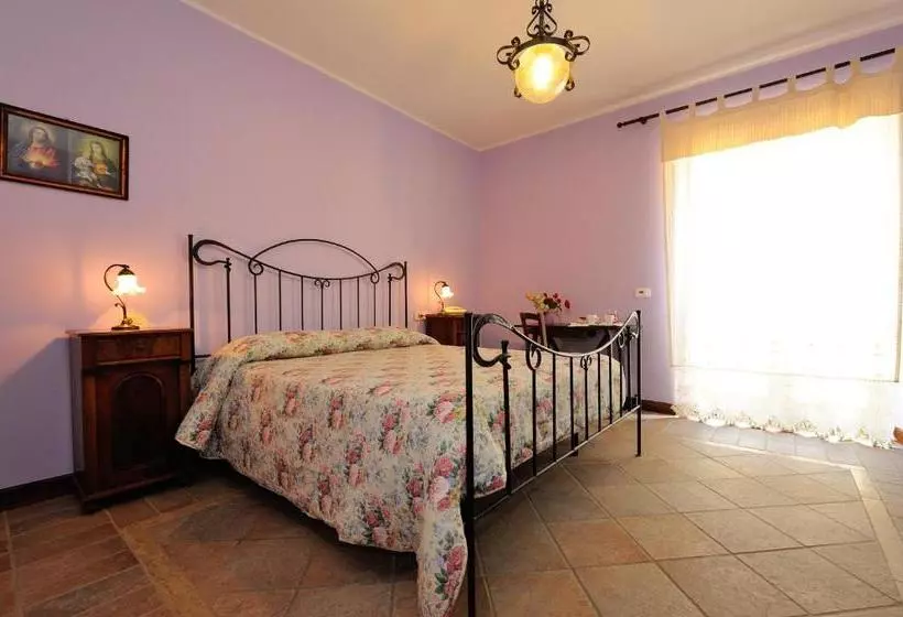 هتل Agriturismo Le Querce Di Assisi