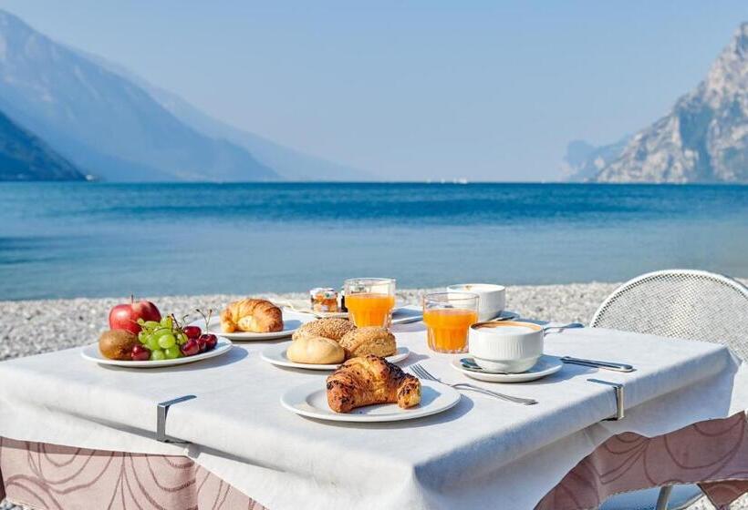 בית מלון כפרי Lido Blu Surf & Bike