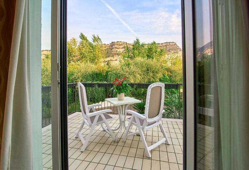 בית מלון כפרי Lido Blu Surf & Bike