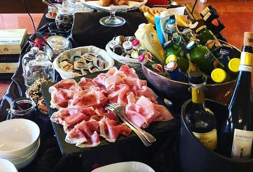 Отель Locanda Lo Scudo