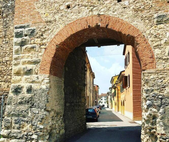 Отель Locanda Lo Scudo