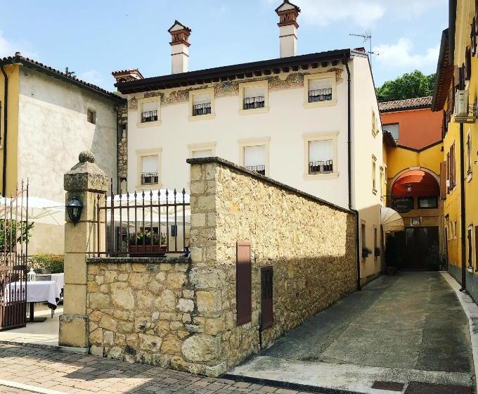 Отель Locanda Lo Scudo